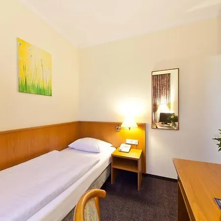 Signature Hansahof Hotel 3*