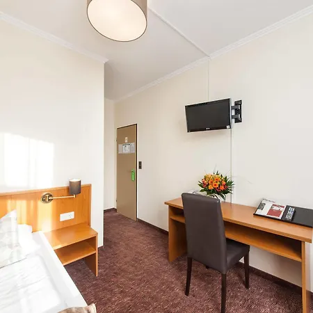 Signature Hansahof Hotel 3*